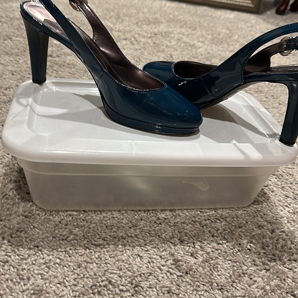 Any Time  Shoe - Picture 2 of 4